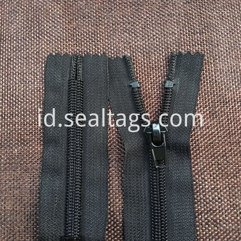 Black Zip Screen